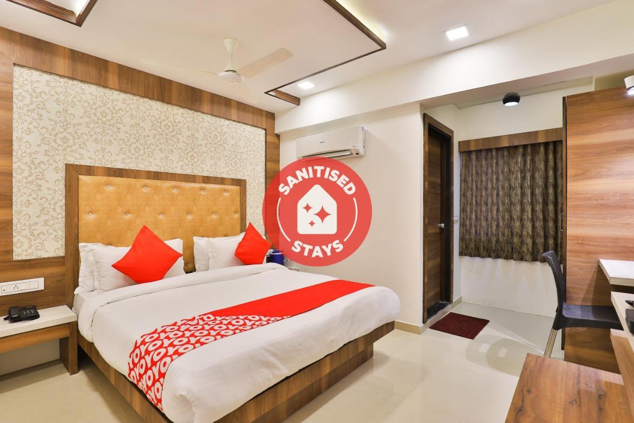 Oyo 24950 Hotel Shree Balaji Residency Ahmedabad Bagian luar foto