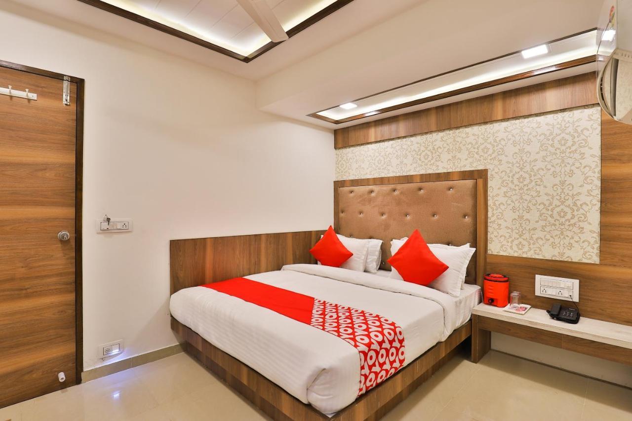 Oyo 24950 Hotel Shree Balaji Residency Ahmedabad Bagian luar foto